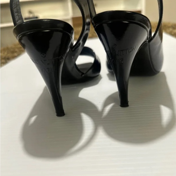 Black Louis Vuitton pumps in good condition size 36.5 - Picture 3 of 8